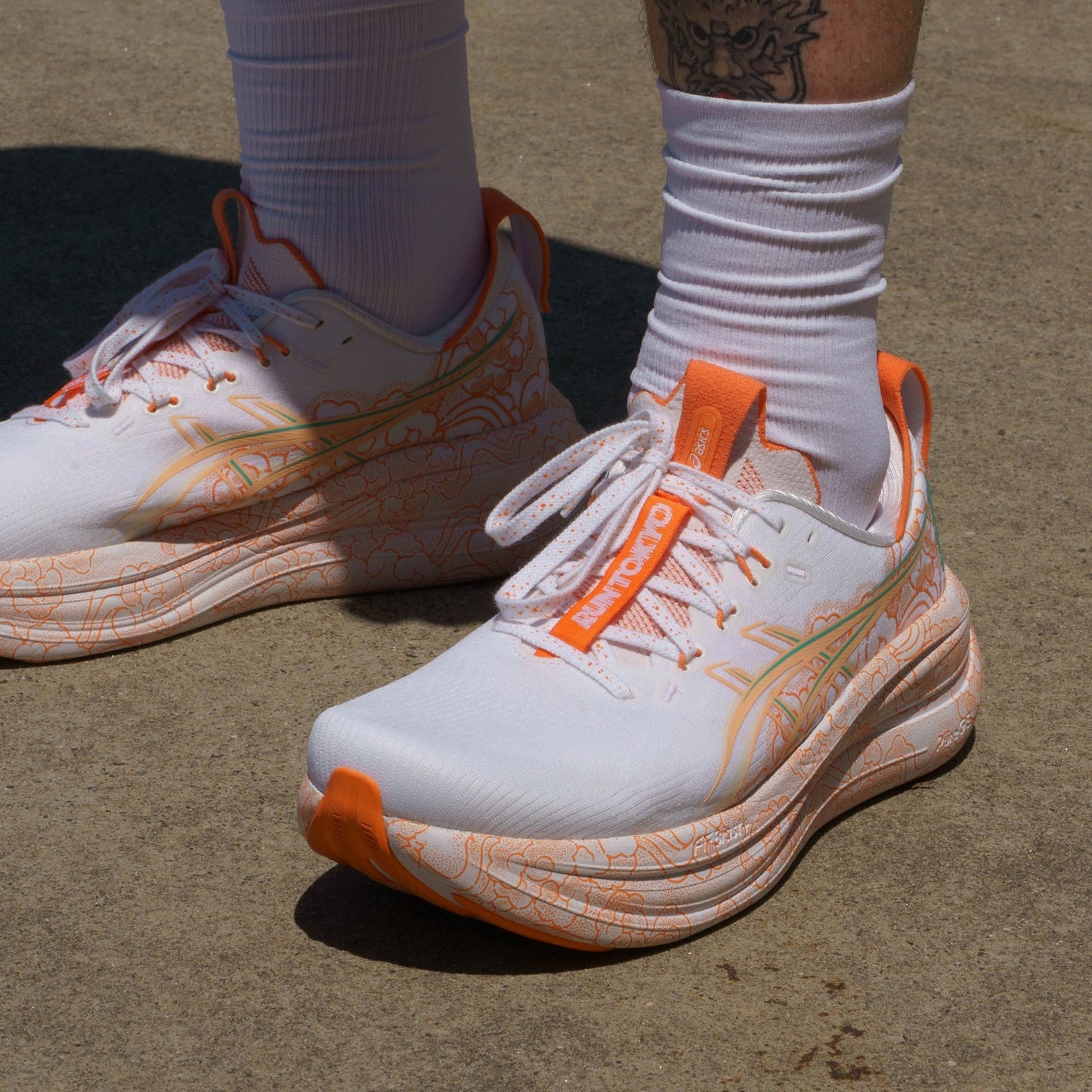 ASICS GEL-Nimbus 28 Tokyo - Buty do biegania unisex